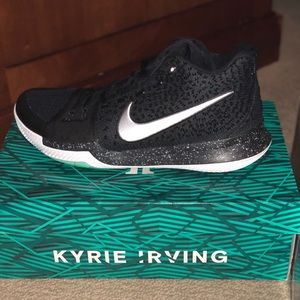Kyrie Irving basketball shoes